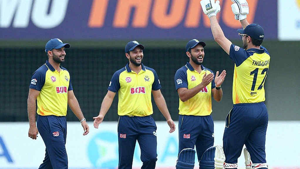 ক্রিকেটের অদৃশ্য খাতা: ব্লকচেইন, ফ্যান টোকেন আর গ্যালারির বাইরে দাঁড়ানো মানুষ
