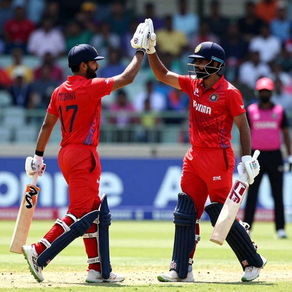 Blockchain Enters Cricket: From Fan Tokens to Ball-by-Ball Ledgers — Two Checklists for Glory and Survival